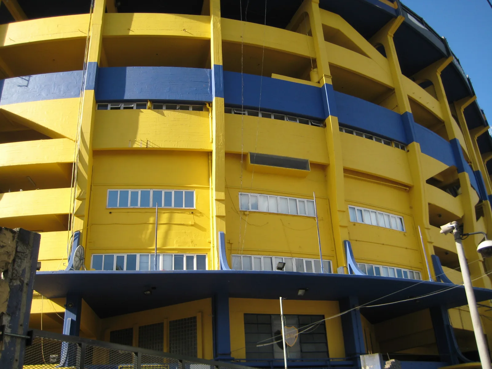 View of the Alberto José Armando Stadium in 2008.