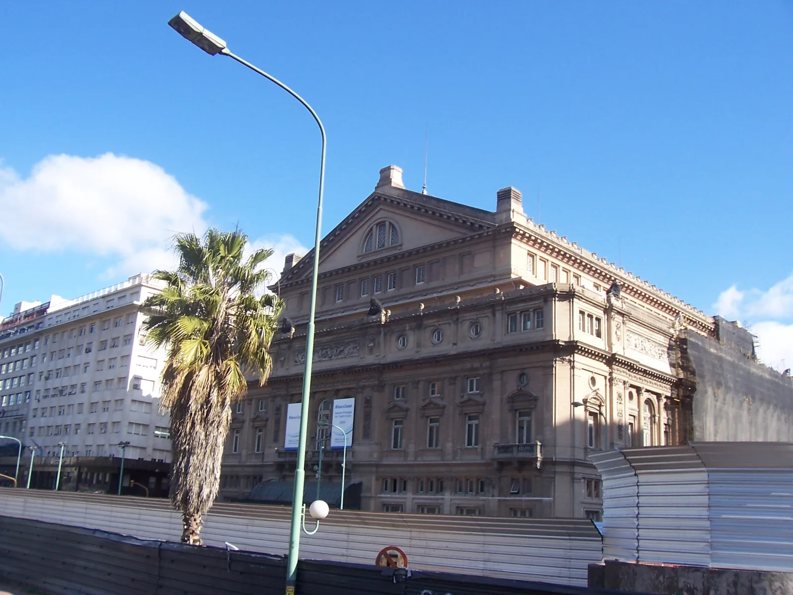 This is a photo of an Argentine monument identified by the ID